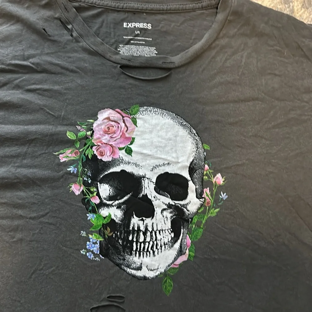 Express floral skull distressed T-shirt - Picture 2 of 4